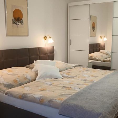 קרלובי וארי Apartman Alena מראה חיצוני תמונה